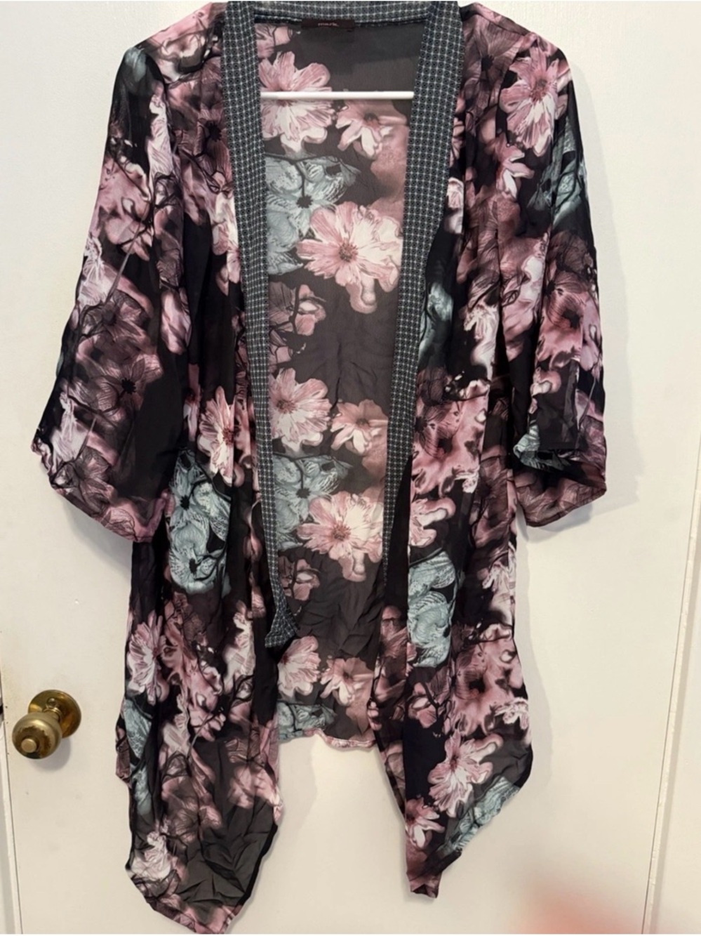 Mark. By Avon Floral Boho Kimono Sz Medium NWOT